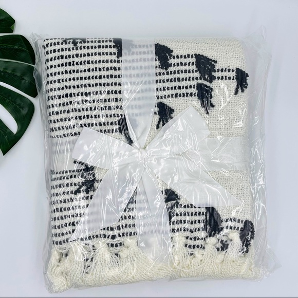 Revolution Home Lightweight Boho Throw - Picture 5 of 6